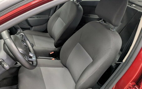 Renault Logan II, 2019 год, 880 000 рублей, 20 фотография
