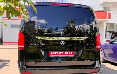 Mercedes-Benz V-Класс, 2019 год, 5 150 000 рублей, 6 фотография