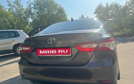 Toyota Camry, 2018 год, 2 800 000 рублей, 4 фотография