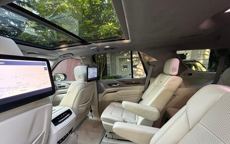 Cadillac Escalade V, 2021 год, 13 700 000 рублей, 13 фотография