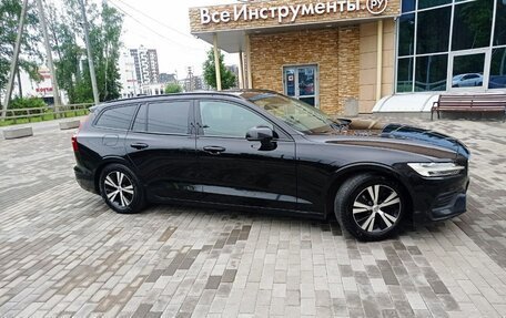 Volvo V60 II, 2019 год, 1 850 000 рублей, 6 фотография