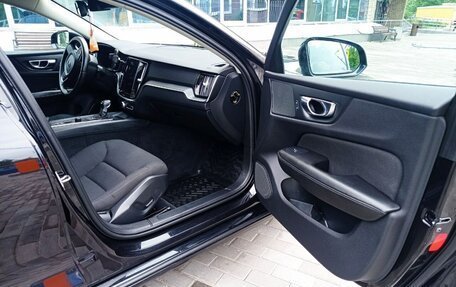 Volvo V60 II, 2019 год, 1 850 000 рублей, 10 фотография
