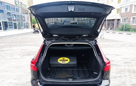 Volvo V60 II, 2019 год, 1 850 000 рублей, 17 фотография