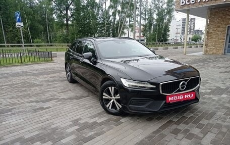 Volvo V60 II, 2019 год, 1 850 000 рублей, 3 фотография