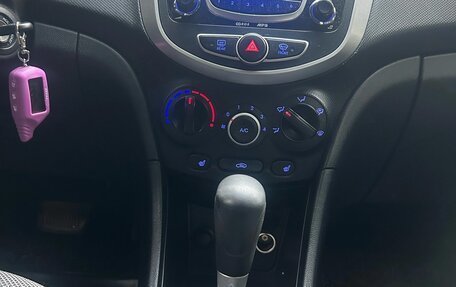 Hyundai Solaris II рестайлинг, 2012 год, 570 000 рублей, 4 фотография