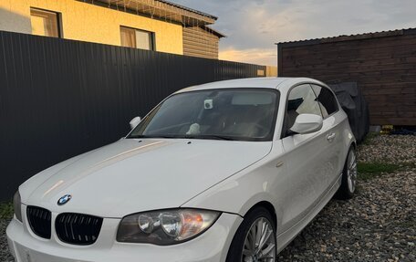 BMW 1 серия, 2011 год, 850 000 рублей, 1 фотография