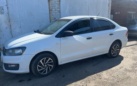 Volkswagen Polo VI (EU Market), 2018 год, 360 000 рублей, 2 фотография