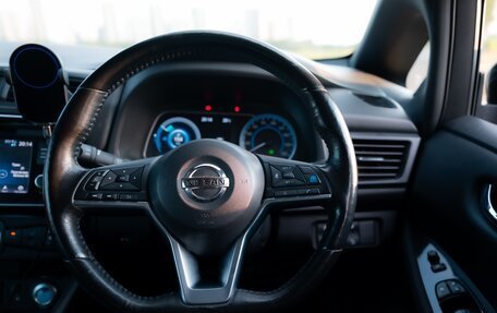 Nissan Leaf II, 2017 год, 1 810 000 рублей, 14 фотография