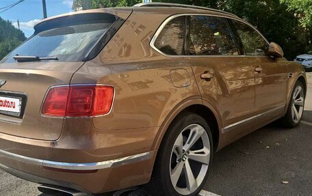 Bentley Bentayga I, 2016 год, 7 990 000 рублей, 5 фотография