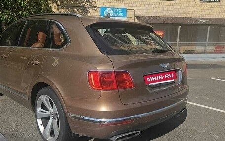 Bentley Bentayga I, 2016 год, 7 990 000 рублей, 4 фотография