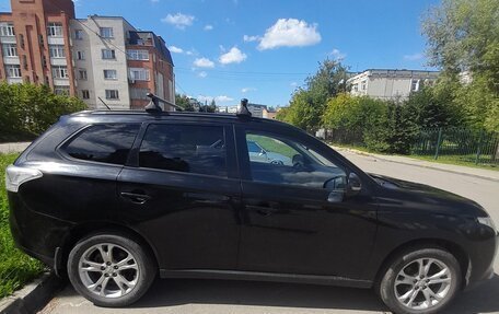 Mitsubishi Outlander III рестайлинг 3, 2014 год, 1 100 000 рублей, 11 фотография