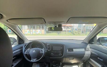 Mitsubishi Outlander III рестайлинг 3, 2014 год, 1 100 000 рублей, 8 фотография