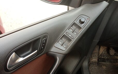 Volkswagen Tiguan I, 2010 год, 995 000 рублей, 17 фотография