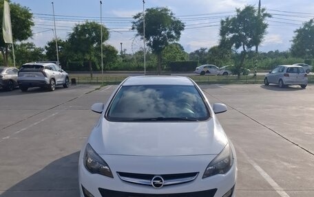 Opel Astra J, 2013 год, 800 000 рублей, 2 фотография