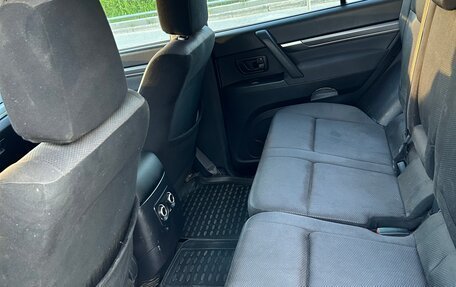 Mitsubishi Pajero IV, 2011 год, 1 850 000 рублей, 13 фотография