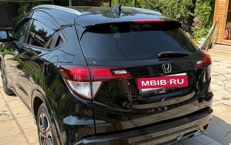 Honda Vezel, 2017 год, 2 150 000 рублей, 8 фотография