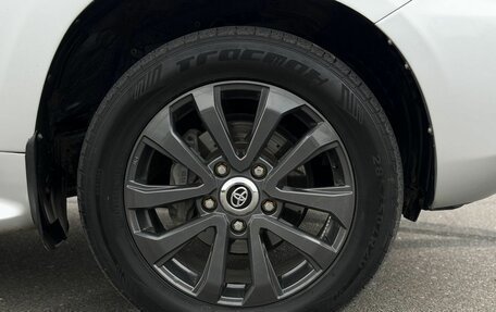 Toyota Land Cruiser 200, 2012 год, 2 990 000 рублей, 8 фотография