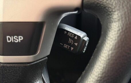 Toyota Land Cruiser 200, 2012 год, 2 990 000 рублей, 21 фотография