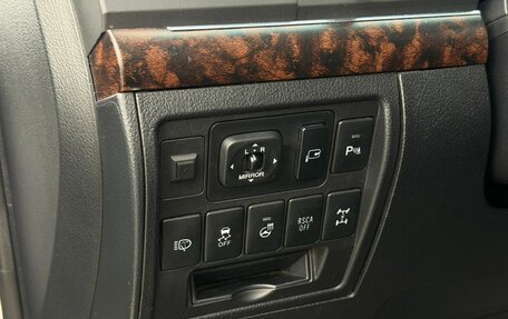 Toyota Land Cruiser 200, 2012 год, 2 990 000 рублей, 33 фотография