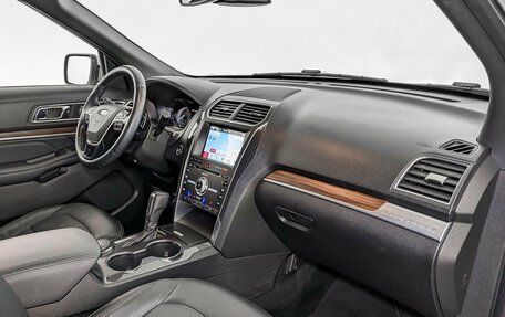 Ford Explorer VI, 2018 год, 3 725 000 рублей, 11 фотография