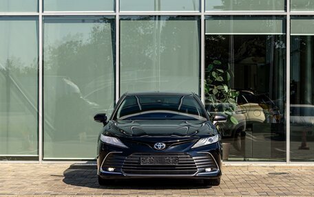Toyota Camry, 2021 год, 3 095 000 рублей, 2 фотография