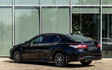 Toyota Camry, 2021 год, 3 095 000 рублей, 4 фотография