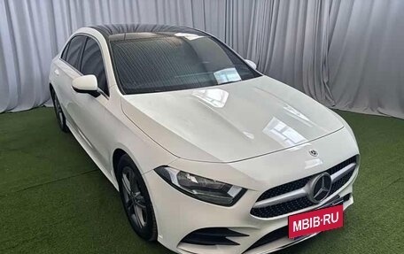 Mercedes-Benz A-Класс, 2022 год, 1 890 000 рублей, 2 фотография