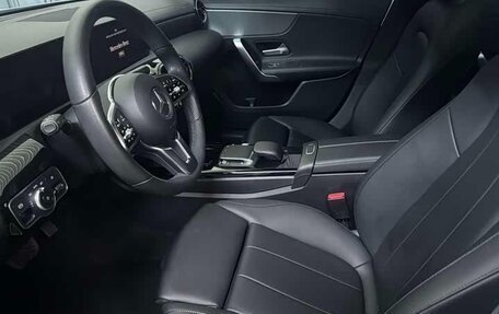 Mercedes-Benz A-Класс, 2022 год, 1 890 000 рублей, 12 фотография