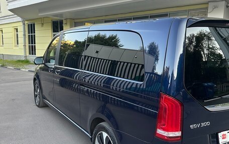 Mercedes-Benz EQV, 2022 год, 6 900 000 рублей, 5 фотография