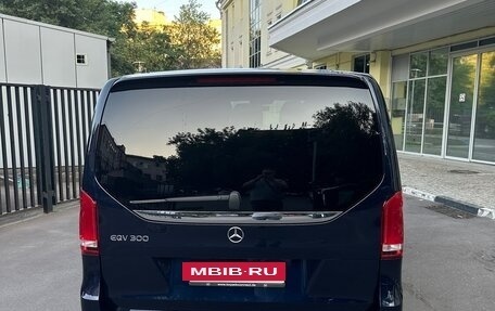 Mercedes-Benz EQV, 2022 год, 6 900 000 рублей, 6 фотография