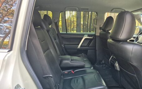 Toyota Land Cruiser Prado 150 рестайлинг 2, 2019 год, 5 195 000 рублей, 9 фотография