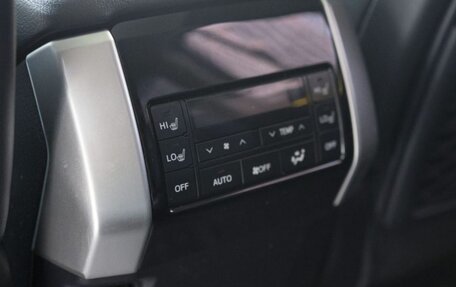 Toyota Land Cruiser Prado 150 рестайлинг 2, 2019 год, 5 195 000 рублей, 13 фотография
