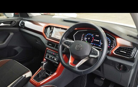 Volkswagen T-Cross I, 2021 год, 1 650 000 рублей, 9 фотография