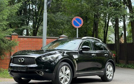 Infiniti QX70, 2017 год, 2 975 000 рублей, 2 фотография