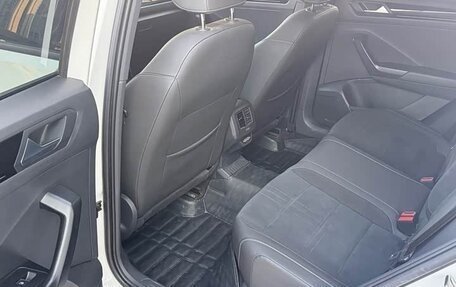 Volkswagen T-Roc I, 2022 год, 2 570 000 рублей, 16 фотография