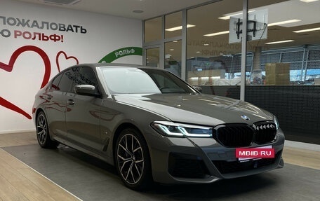 BMW 5 серия, 2020 год, 4 800 000 рублей, 4 фотография