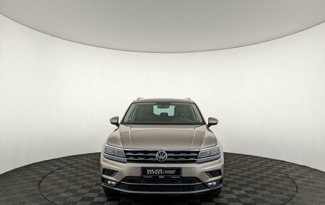 Volkswagen Tiguan II, 2018 год, 2 955 000 рублей, 2 фотография