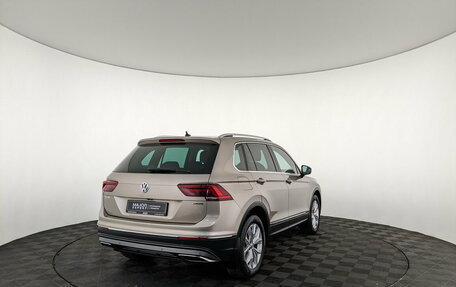 Volkswagen Tiguan II, 2018 год, 2 955 000 рублей, 5 фотография