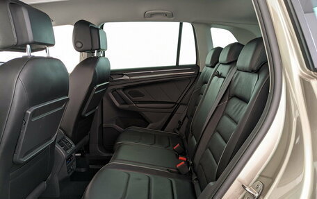 Volkswagen Tiguan II, 2018 год, 2 955 000 рублей, 12 фотография