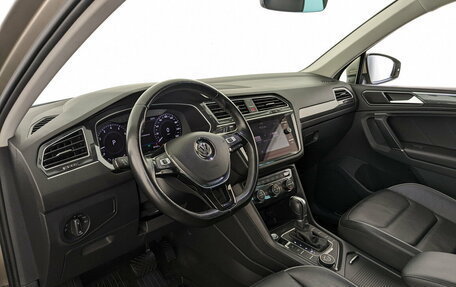 Volkswagen Tiguan II, 2018 год, 2 955 000 рублей, 16 фотография