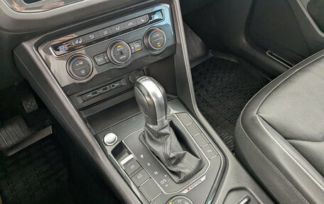 Volkswagen Tiguan II, 2018 год, 2 955 000 рублей, 27 фотография