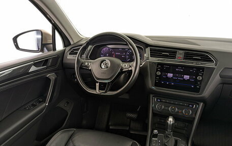 Volkswagen Tiguan II, 2018 год, 2 955 000 рублей, 26 фотография