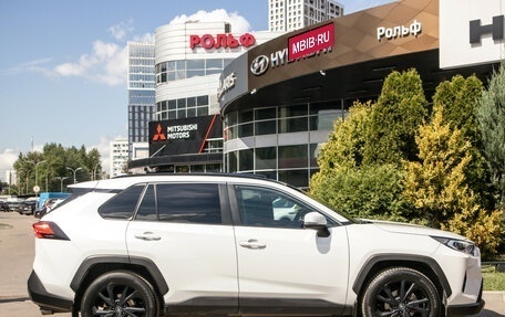 Toyota RAV4, 2021 год, 3 328 000 рублей, 4 фотография