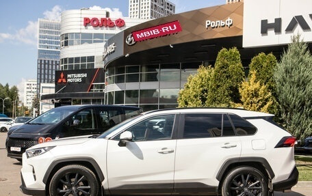 Toyota RAV4, 2021 год, 3 328 000 рублей, 7 фотография