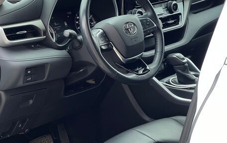 Toyota Highlander, 2020 год, 4 750 000 рублей, 8 фотография
