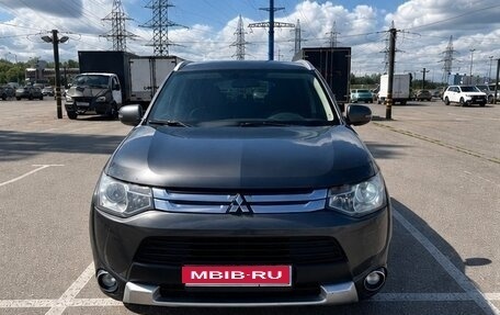 Mitsubishi Outlander III рестайлинг 3, 2014 год, 1 700 000 рублей, 1 фотография