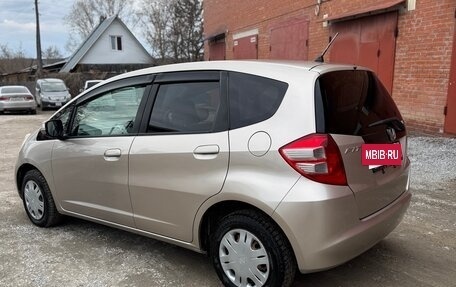 Honda Fit III, 2009 год, 750 000 рублей, 5 фотография