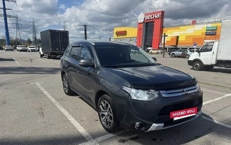 Mitsubishi Outlander III рестайлинг 3, 2014 год, 1 700 000 рублей, 8 фотография