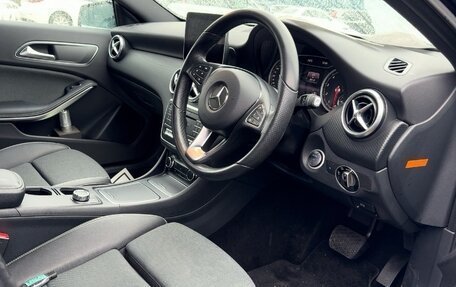 Mercedes-Benz A-Класс, 2018 год, 1 555 000 рублей, 16 фотография