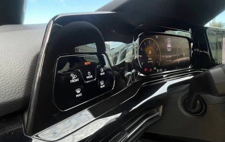 Volkswagen Golf VIII, 2022 год, 2 160 000 рублей, 4 фотография